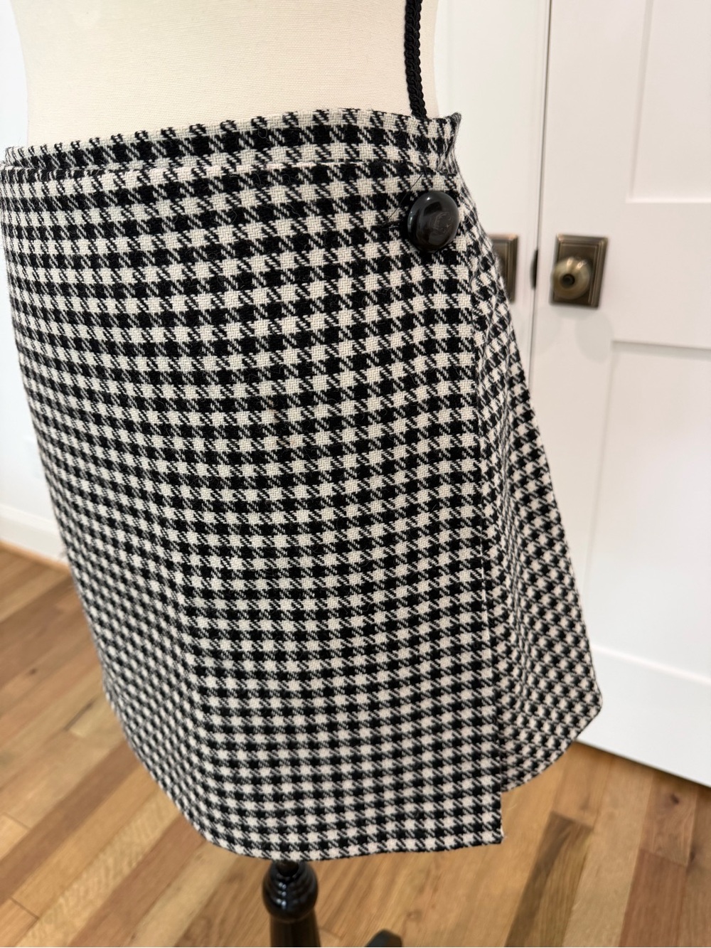 Sezane Laure Houndstooth Skirt – Black/Ecru – Size 42 - Picture 11 of 12